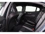 Volvo S60 B4 Plus Dark - Panorama/schuifdak - IntelliSafe Assist & Surround - 360º Camera - Harman/Kardon audio - Adaptieve LED koplampen - Verwarmde voorstoelen, stuur & achterbank - Parkeersensoren voor & achter - Elektr. bedienb. voorstoelen met geheugen - Draadloze tel. lader - Standkachel - 19' LMV