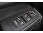 Volvo S60 B4 Plus Dark - Panorama/schuifdak - IntelliSafe Assist & Surround - 360º Camera - Harman/Kardon audio - Adaptieve LED koplampen - Verwarmde voorstoelen, stuur & achterbank - Parkeersensoren voor & achter - Elektr. bedienb. voorstoelen met geheugen - Draadloze tel. lader - Standkachel - 19' LMV