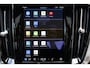 Volvo S60 B4 Plus Dark - Panorama/schuifdak - IntelliSafe Assist & Surround - 360º Camera - Harman/Kardon audio - Adaptieve LED koplampen - Verwarmde voorstoelen, stuur & achterbank - Parkeersensoren voor & achter - Elektr. bedienb. voorstoelen met geheugen - Draadloze tel. lader - Standkachel - 19' LMV