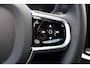 Volvo S60 B4 Plus Dark - Panorama/schuifdak - IntelliSafe Assist & Surround - 360º Camera - Harman/Kardon audio - Adaptieve LED koplampen - Verwarmde voorstoelen, stuur & achterbank - Parkeersensoren voor & achter - Elektr. bedienb. voorstoelen met geheugen - Draadloze tel. lader - Standkachel - 19' LMV