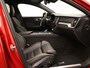 Volvo V60 B3 AUT(7) PLUS DARK SCHUIFDAK 19INCH GOOGLE MAPS ACC BLIS GETINT