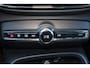 Volvo EX40 Single Motor Core 70 kWh - Parkeercamera achter - Verwarmde voorstoelen & stuur - Draadloze tel. lader - Cruise control - Warmtepomp - Extra getint glas - 19' LMV