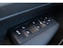 Volvo EX40 Single Motor Core 70 kWh - Parkeercamera achter - Verwarmde voorstoelen & stuur - Draadloze tel. lader - Cruise control - Warmtepomp - Extra getint glas - 19' LMV