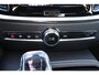 Volvo S60 Recharge T8 AWD Ultimate Dark - LONG RANGE -Panorama/schuifdak - IntelliSafe Assist & Surround - 360º Camera - Bowers & Wilkins audio - Adaptieve LED koplampen - Verwarmde voorstoelen, stuur & achterbank - Parkeersensoren voor & achter - Elektr. bedienb. voorstoelen met geheugen - Head up display - Elektr. inklapbare trekhaak - 19' LMV