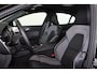 Volvo S60 Recharge T8 AWD Ultimate Dark - LONG RANGE -Panorama/schuifdak - IntelliSafe Assist & Surround - 360º Camera - Bowers & Wilkins audio - Adaptieve LED koplampen - Verwarmde voorstoelen, stuur & achterbank - Parkeersensoren voor & achter - Elektr. bedienb. voorstoelen met geheugen - Head up display - Elektr. inklapbare trekhaak - 19' LMV