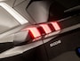 Peugeot 5008 1.2 PureTech Sport 7 Persoons (APPLE CARPLAY, GROOT NAVI, TREKHAAK, LEDEREN SPORTSTOELEN, 360 CAMERA, ADAPTIVE CRUISE, GETINT GLAS, PARKEERSENSOREN, NIEUWE APK, NIEUWSTAAT)