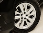 Peugeot 5008 1.2 PureTech Sport 7 Persoons (APPLE CARPLAY, GROOT NAVI, TREKHAAK, LEDEREN SPORTSTOELEN, 360 CAMERA, ADAPTIVE CRUISE, GETINT GLAS, PARKEERSENSOREN, NIEUWE APK, NIEUWSTAAT)