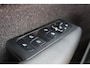 Volvo XC40 1.5 T3 R-Design Adaptieve Cruise Control | BLIS | Schuif-\-kanteldak | Extra getint glas | DAB+ | Parkeersensoren voor + achter | Parkeercamera | Volvo Guard Alarm | Volvo on Call |