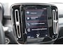 Volvo XC40 1.5 T3 R-Design Adaptieve Cruise Control | BLIS | Schuif-\-kanteldak | Extra getint glas | DAB+ | Parkeersensoren voor + achter | Parkeercamera | Volvo Guard Alarm | Volvo on Call |