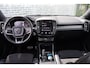 Volvo XC40 1.5 T3 R-Design Adaptieve Cruise Control | BLIS | Schuif-\-kanteldak | Extra getint glas | DAB+ | Parkeersensoren voor + achter | Parkeercamera | Volvo Guard Alarm | Volvo on Call |