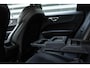 Volvo XC60 B5 Momentum Pro | Elektrisch bedienbare voorstoel | Rear Parking Camera | Led Headlights Bending | Leder Sport | Trekhaak semi elek. inklapbaar | Parking Heater With Timer | 19 "Velgen |