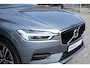 Volvo XC60 B5 Momentum Pro | Elektrisch bedienbare voorstoel | Rear Parking Camera | Led Headlights Bending | Leder Sport | Trekhaak semi elek. inklapbaar | Parking Heater With Timer | 19 "Velgen |