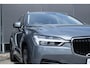 Volvo XC60 B5 Momentum Pro | Elektrisch bedienbare voorstoel | Rear Parking Camera | Led Headlights Bending | Leder Sport | Trekhaak semi elek. inklapbaar | Parking Heater With Timer | 19 "Velgen |