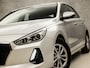Hyundai i30 1.0 T-GDI Comfort (APPLE CARPLAY, NAVIGATIE, CAMERA, CLIMATE, TREKHAAK, SPORTSTOELEN, CRUISE, LM VELGEN, NIEUWSTAAT)