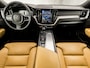 Volvo XC60 2.0 T5 AWD Inscription 255Pk Automaat (PANORAMADAK, APPLE CARPLAY, MEMORY SEATS, LEDER, CAMERA, ADAPTIVE CRUISE, STOELVERWARMING, KEYLESS, NIEUWE APK, NIEUWSTAAT)