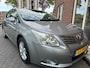 Toyota Avensis 1.6 VVTi Dynamic NIEUWE APK / RIJDT GOED / TREKHAAK / AIRCO / CRUISE / LMV