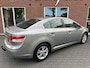 Toyota Avensis 1.6 VVTi Dynamic NIEUWE APK / RIJDT GOED / TREKHAAK / AIRCO / CRUISE / LMV