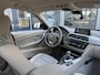 BMW 3-Serie 328i High Executive NL Auto/2e Eig./Voll.Historie/Navi/Clima/Cruise/Head-Up/18"/Afn.Trekhaak