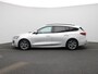 Ford Focus Wagon 1.0 EcoBoost Hybrid ST-Line | Automaat | Verwarmbare Voorstoelen/Stuurwiel/Voorruit | Draadloos Carplay | 17" LMV | All Season Banden |