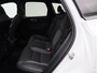 Volvo XC60 2.0 B4 D AWD R-Design | Parkeerverwarming | Schuif-/kanteldak | Trekhaak | Climate Pack | Memoryseats