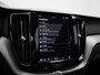 Volvo XC60 2.0 B4 D AWD R-Design | Parkeerverwarming | Schuif-/kanteldak | Trekhaak | Climate Pack | Memoryseats