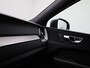 Volvo XC60 2.0 B4 D AWD R-Design | Parkeerverwarming | Schuif-/kanteldak | Trekhaak | Climate Pack | Memoryseats