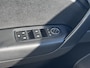 Renault Captur 1.6 E-Tech Plug-in Hybrid 160 Business Automaat / Weinig km / Dealer onderhouden / Accu SoH 93,56% / EAER bereik 50 km / Navigatie / Apple Carplay Android / Stoelverwarming /