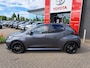 Toyota Yaris 1.5 HYBRID EXECUTIVE NAVI LED-PAKKET STOELVERW. 17"LMV-ZWART APPLE/ANDROID AD-CRUISE PRIVACY-GLASS