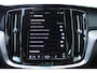 Volvo V60 B4 Automaat Plus Dark | Trekhaak Semi Elektrisch | Parkeer camera | BLIS dodehoekdetectie | Adaptieve Cruise Control met stuurhulp | Google Services | Verwarmbare voor- en achterstoelen | Stuurwielverwarming | 18" lichtmetalen velgen |