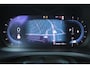 Volvo V60 B4 Automaat Plus Dark | Trekhaak Semi Elektrisch | Parkeer camera | BLIS dodehoekdetectie | Adaptieve Cruise Control met stuurhulp | Google Services | Verwarmbare voor- en achterstoelen | Stuurwielverwarming | 18" lichtmetalen velgen |