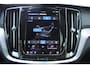 Volvo V60 B4 Automaat Plus Dark | Trekhaak Semi Elektrisch | Parkeer camera | BLIS dodehoekdetectie | Adaptieve Cruise Control met stuurhulp | Google Services | Verwarmbare voor- en achterstoelen | Stuurwielverwarming | 18" lichtmetalen velgen |