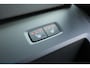 Volvo V60 B4 Automaat Plus Dark | Trekhaak Semi Elektrisch | Parkeer camera | BLIS dodehoekdetectie | Adaptieve Cruise Control met stuurhulp | Google Services | Verwarmbare voor- en achterstoelen | Stuurwielverwarming | 18" lichtmetalen velgen |