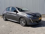 Peugeot 208 1.2 PureTech Active 100PK | LM Velgen | Navigatie | Parkeersensoren | Apple Carplay / Android Auto | | Airco | Bestuurdersstoel in hoogte verstelbaar | Cruise control
