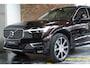 Volvo XC60 T5 Inscription | Luchtvering | Bowers & Wilkins Premium Audio | 360° Parkeercamera | BLIS | Adaptive cruise control | Stoelverwarming | Stoelventilatie | Head-up display | Parkeersensoren voor + achter | Gelamineerde zijruiten | 20" lichtmetalen velgen | Parkeerverwarming |