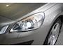 Volvo V60 T4 Momentum 180pk Volledig Volvo Dealer Onderhouden| Navigatie Full Map | Trekhaak | Stoelverwarming | Climate Control | Cruise Control | Parkeersensoren Achter |