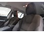 Volvo V60 T4 Momentum 180pk Volledig Volvo Dealer Onderhouden| Navigatie Full Map | Trekhaak | Stoelverwarming | Climate Control | Cruise Control | Parkeersensoren Achter |