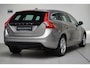 Volvo V60 T4 Momentum 180pk Volledig Volvo Dealer Onderhouden| Navigatie Full Map | Trekhaak | Stoelverwarming | Climate Control | Cruise Control | Parkeersensoren Achter |