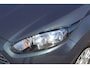 Ford Fiesta 1.0-65pk Style 5-drs. Keurig nette, goed onderhouden Ford Fiesta v.v. nieuwe distributieriem ! Airco, navigatie, telefoonvoorb., centr. vergr. afst. bed., metallic lak, trekhaak, elektr. ramen voor, elektr. verstelb. spiegels, in hoogte verstelb. best. stoel etc.