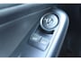 Ford Fiesta 1.0-65pk Style 5-drs. Keurig nette, goed onderhouden Ford Fiesta v.v. nieuwe distributieriem ! Airco, navigatie, telefoonvoorb., centr. vergr. afst. bed., metallic lak, trekhaak, elektr. ramen voor, elektr. verstelb. spiegels, in hoogte verstelb. best. stoel etc.