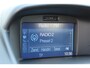 Ford Fiesta 1.0-65pk Style 5-drs. Keurig nette, goed onderhouden Ford Fiesta v.v. nieuwe distributieriem ! Airco, navigatie, telefoonvoorb., centr. vergr. afst. bed., metallic lak, trekhaak, elektr. ramen voor, elektr. verstelb. spiegels, in hoogte verstelb. best. stoel etc.