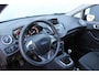 Ford Fiesta 1.0-65pk Style 5-drs. Keurig nette, goed onderhouden Ford Fiesta v.v. nieuwe distributieriem ! Airco, navigatie, telefoonvoorb., centr. vergr. afst. bed., metallic lak, trekhaak, elektr. ramen voor, elektr. verstelb. spiegels, in hoogte verstelb. best. stoel etc.