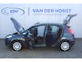 Ford Fiesta 1.0-65pk Style 5-drs. Keurig nette, goed onderhouden Ford Fiesta v.v. nieuwe distributieriem ! Airco, navigatie, telefoonvoorb., centr. vergr. afst. bed., metallic lak, trekhaak, elektr. ramen voor, elektr. verstelb. spiegels, in hoogte verstelb. best. stoel etc.