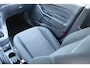 Ford Fiesta 1.0-65pk Style 5-drs. Keurig nette, goed onderhouden Ford Fiesta v.v. nieuwe distributieriem ! Airco, navigatie, telefoonvoorb., centr. vergr. afst. bed., metallic lak, trekhaak, elektr. ramen voor, elektr. verstelb. spiegels, in hoogte verstelb. best. stoel etc.