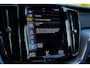 Volvo XC60 2.0 T8 Twin Engine AWD 3xR-Design PANO/ACC/ZWARTLEDER/ONYX BLACK/CARPLAY/KEYLESS/SENSUS NAVI/1E EIG/NAP LOGISCH/FULL