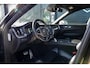 Volvo XC60 2.0 T8 Twin Engine AWD 3xR-Design PANO/ACC/ZWARTLEDER/ONYX BLACK/CARPLAY/KEYLESS/SENSUS NAVI/1E EIG/NAP LOGISCH/FULL