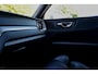 Volvo XC60 2.0 T8 Twin Engine AWD 3xR-Design PANO/ACC/ZWARTLEDER/ONYX BLACK/CARPLAY/KEYLESS/SENSUS NAVI/1E EIG/NAP LOGISCH/FULL