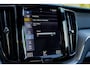 Volvo XC60 2.0 T8 Twin Engine AWD 3xR-Design PANO/ACC/ZWARTLEDER/ONYX BLACK/CARPLAY/KEYLESS/SENSUS NAVI/1E EIG/NAP LOGISCH/FULL