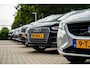 Volvo XC60 2.0 T8 Twin Engine AWD 3xR-Design PANO/ACC/ZWARTLEDER/ONYX BLACK/CARPLAY/KEYLESS/SENSUS NAVI/1E EIG/NAP LOGISCH/FULL