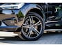 Volvo XC60 2.0 T8 Twin Engine AWD 3xR-Design PANO/ACC/ZWARTLEDER/ONYX BLACK/CARPLAY/KEYLESS/SENSUS NAVI/1E EIG/NAP LOGISCH/FULL