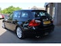 BMW 3-Serie Touring 318i Business Line LEER CRUISE STOELVERWARMING 17"LMV NAP PDC CLIMA